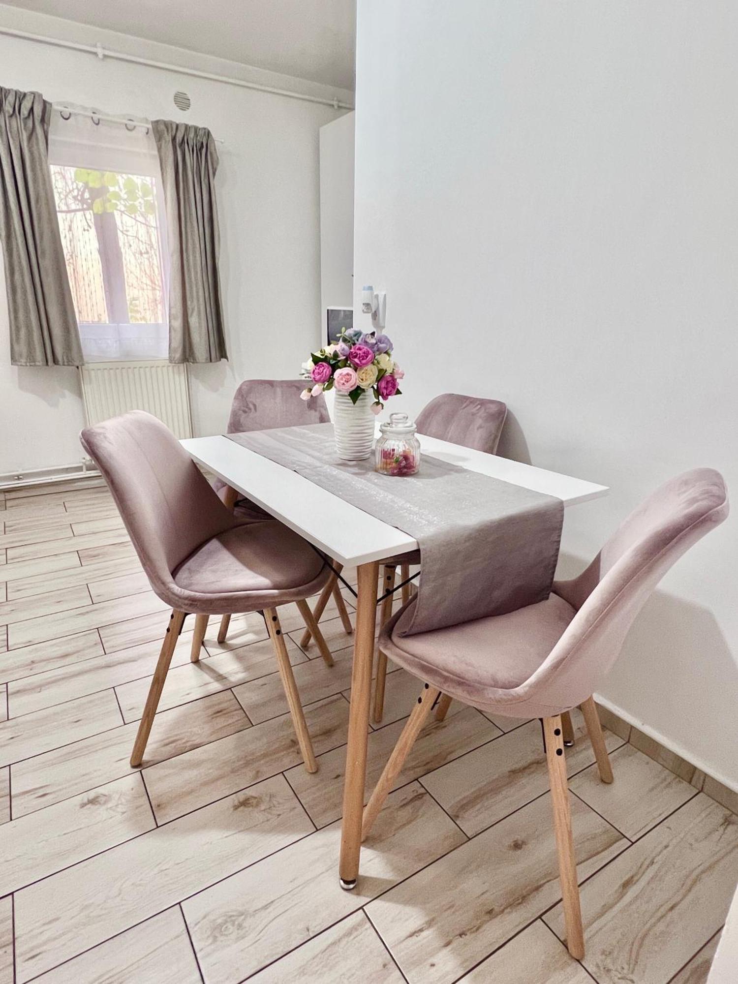 Av Apartment Турда Экстерьер фото